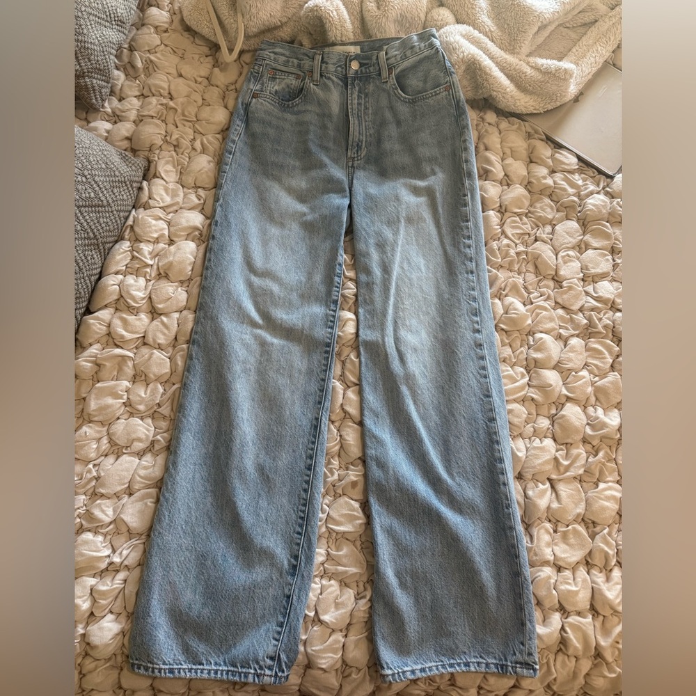 Aritzia Denim Forum Farrah High Rise Wide Leg Jean Size 25 Womens With One Flaw